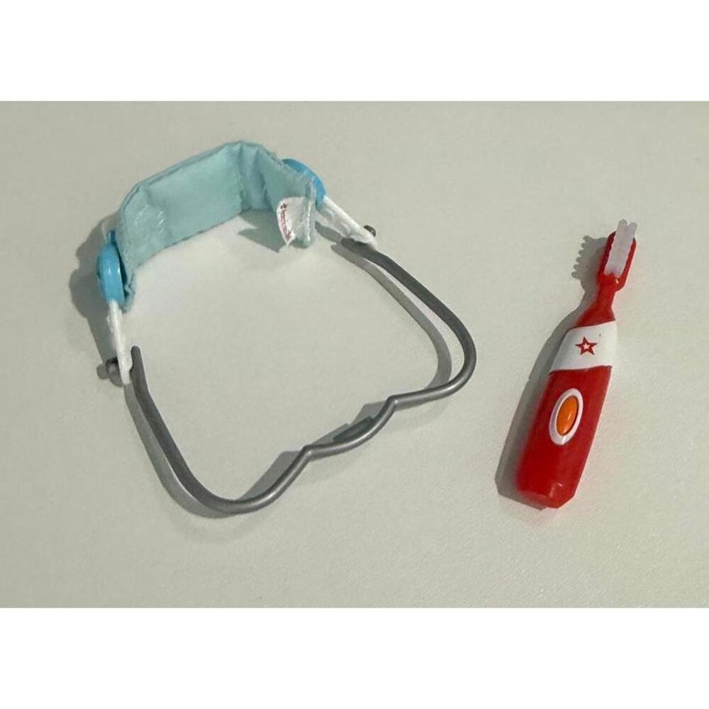American Girl Headgear and Toothbrush (Part of Healthy Smile Set)